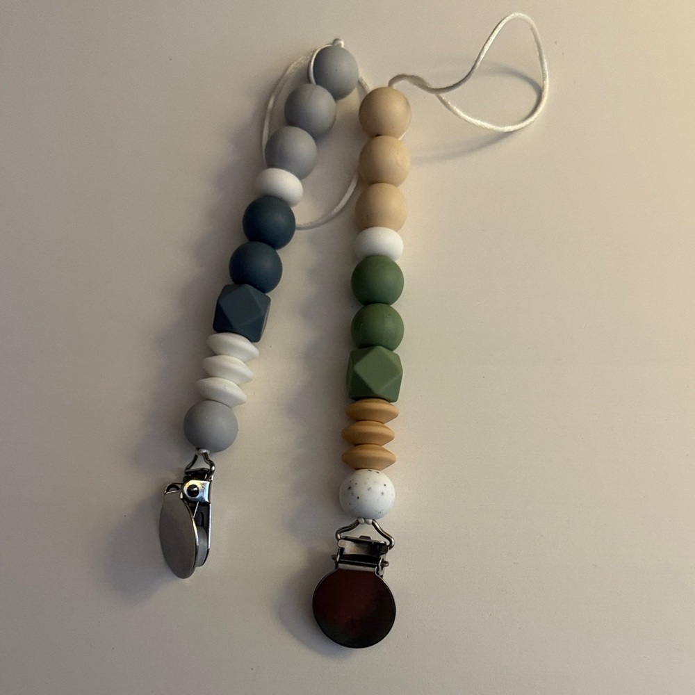 Amazon Silicone Pacifier Clip Set - Gray, Blue, Green, Tan